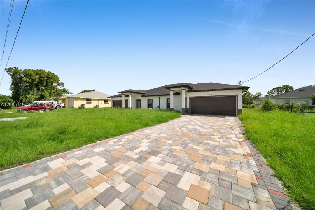 4744 27th St Sw 4744, Lehigh Acres, Florida 33973, USA