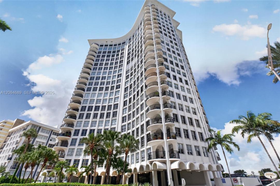 5660 W Collins Ave 6D, Miami Beach, Florida 33140, USA