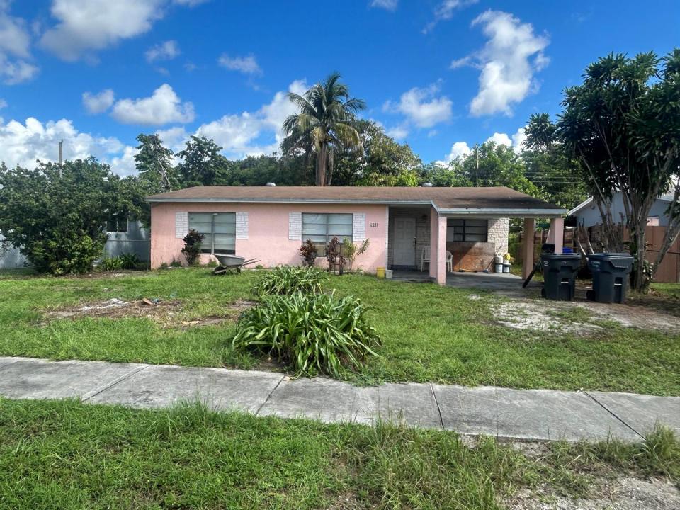 6831 Scott Street, Hollywood, Florida 33024, USA