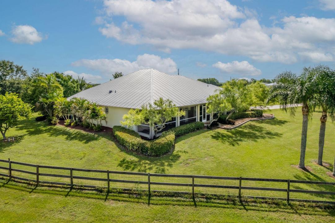 19005 SW GREY FOX Trail, Florida 34956, USA