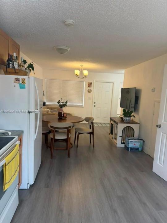 42 W 7th St 202, Hialeah, Florida 33010, Stati Uniti