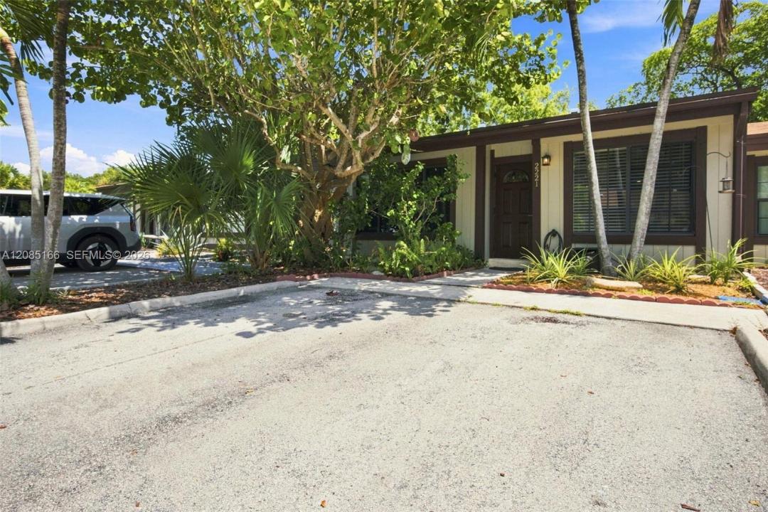 2221 Buttonwood Ave, Pembroke Pines, Flórida 33026, Estados Unidos