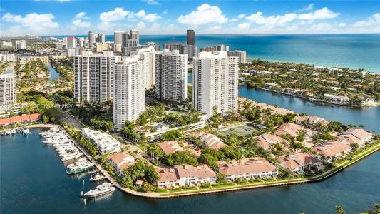 21150 Point Pl 3004, Aventura, Florida 33180, USA
