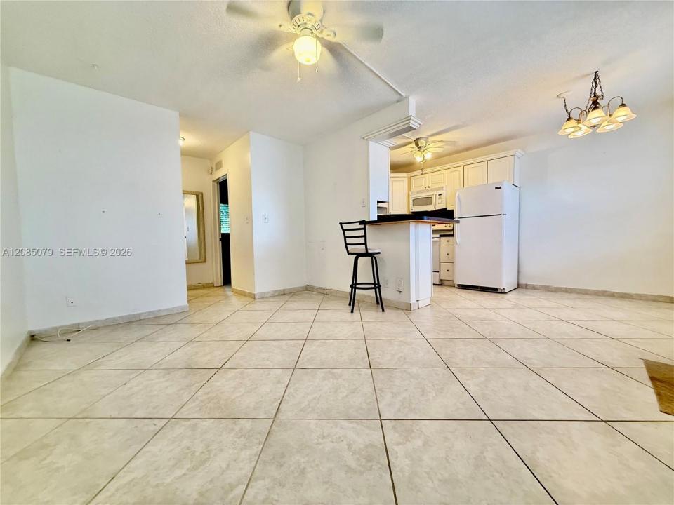 22 SE 3rd Ter 7, Dania Beach, Флорида 33004, Соединенные Штаты