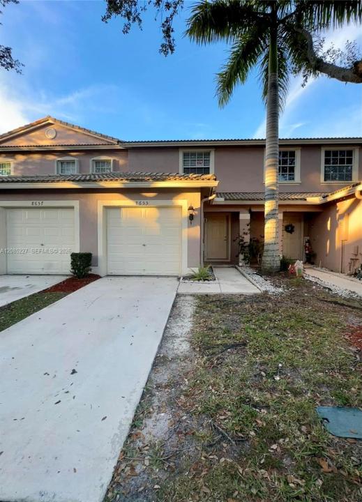 8655 N Southgate Shores Cir, Tamarac, Floride 33321, États-Unis