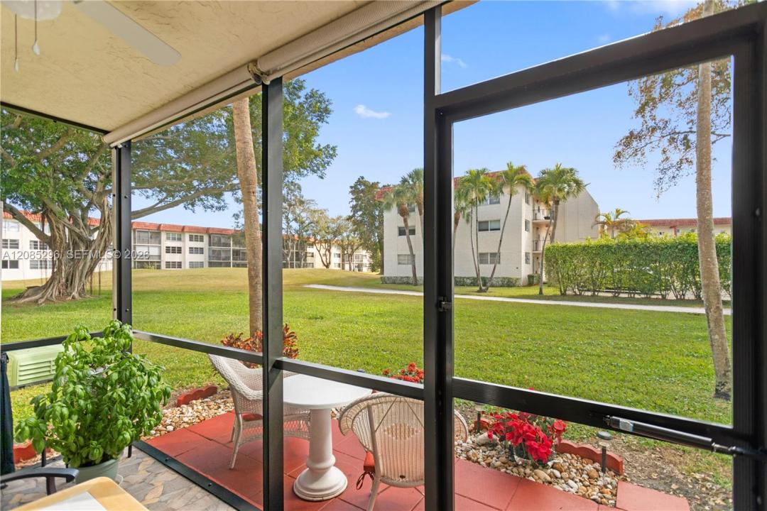 691 S Hollybrook Dr 26-105, Pembroke Pines, Floride 33025, États-Unis
