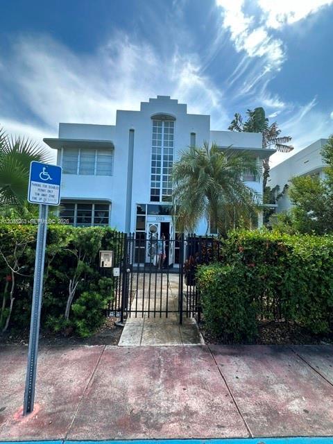 1525 Meridian Ave 101, Miami Beach, Florida 33139, USA