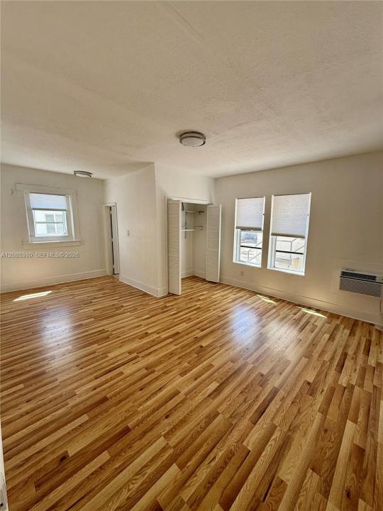 1319 Meridian Ave 108, Miami Beach, Floride 33139, États-Unis