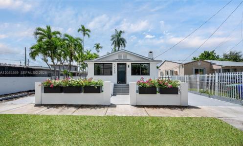 2228 SW 2nd St, Miami, Florida 33135, USA