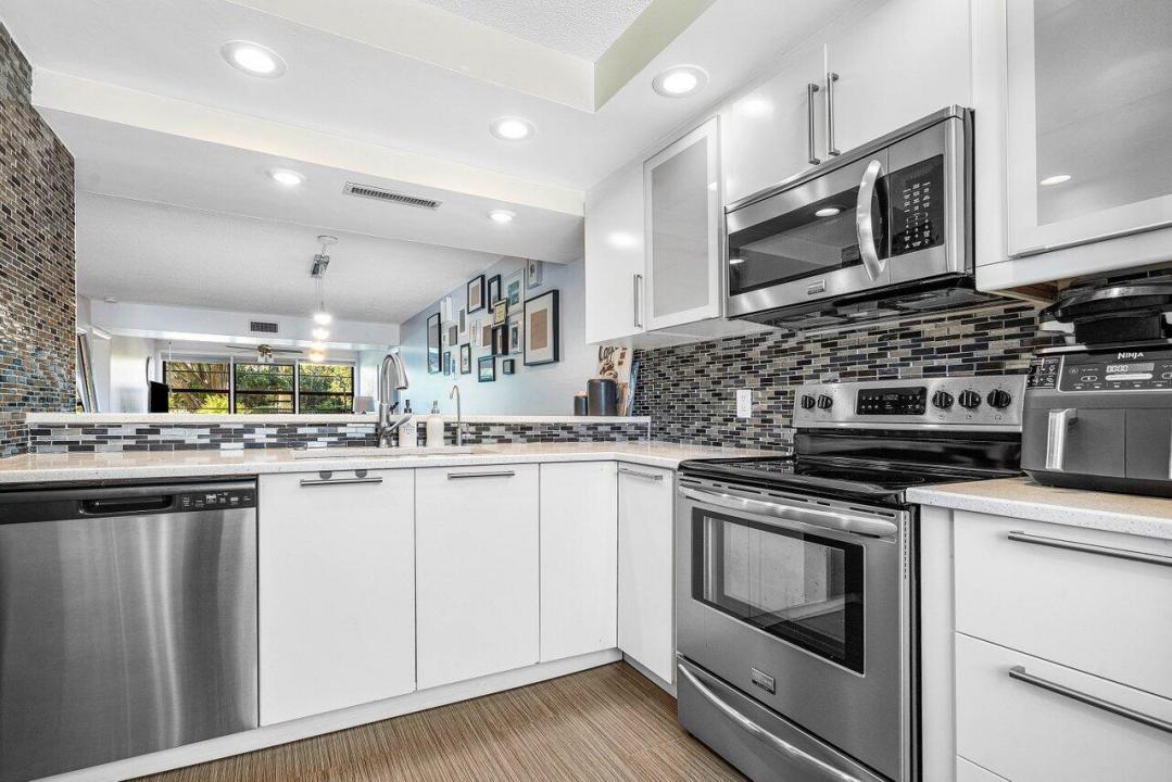 6121 Balboa Circle 103, Boca Raton, Floryda 33433, USA