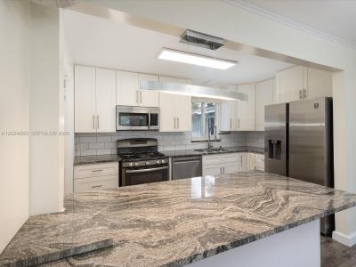 241 SW 3rd Ter, Dania Beach, Florida 33004, USA