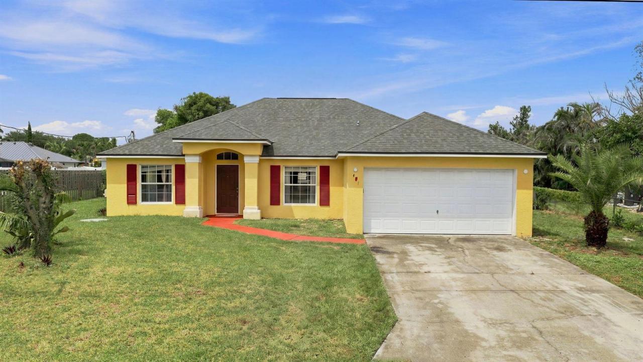 491 SW Namoit Place, Port St. Lucie, Florida 34953, USA