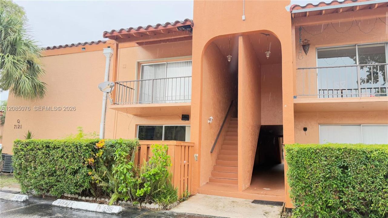 7121 Miami Lakes Dr Q8, Miami Lakes, Floride 33014, États-Unis