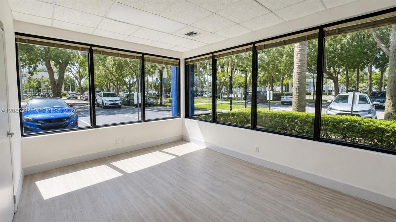2950 NW 62nd St 104-105, Fort Lauderdale, Florida 33309, USA