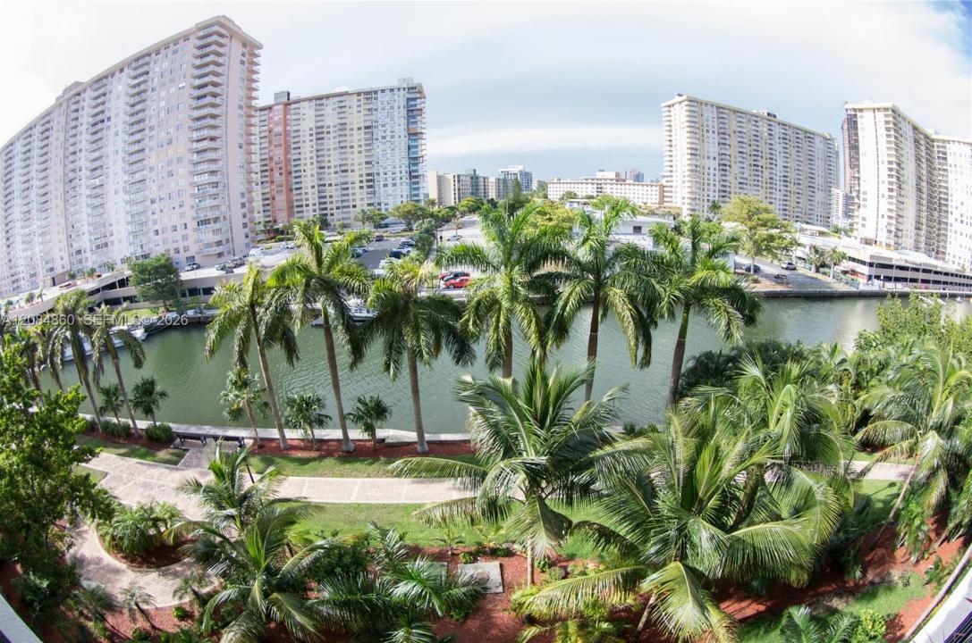 17150 N Bay Rd 2512, Sunny Isles Beach, Floride 33160, États-Unis