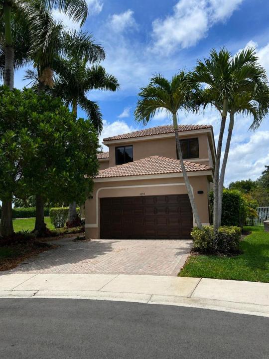 1094 BLUEWOOD Terrace, Weston, Florida 33327, USA