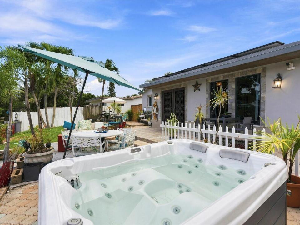 707 SW 3RD Avenue, Hallandale Beach, Florida 33009, Stati Uniti