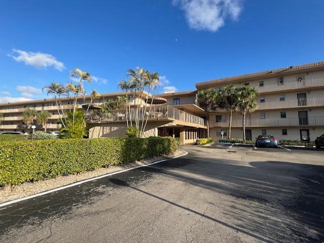9300 SW 8TH Street 403, Boca Raton, Floride 33428, États-Unis