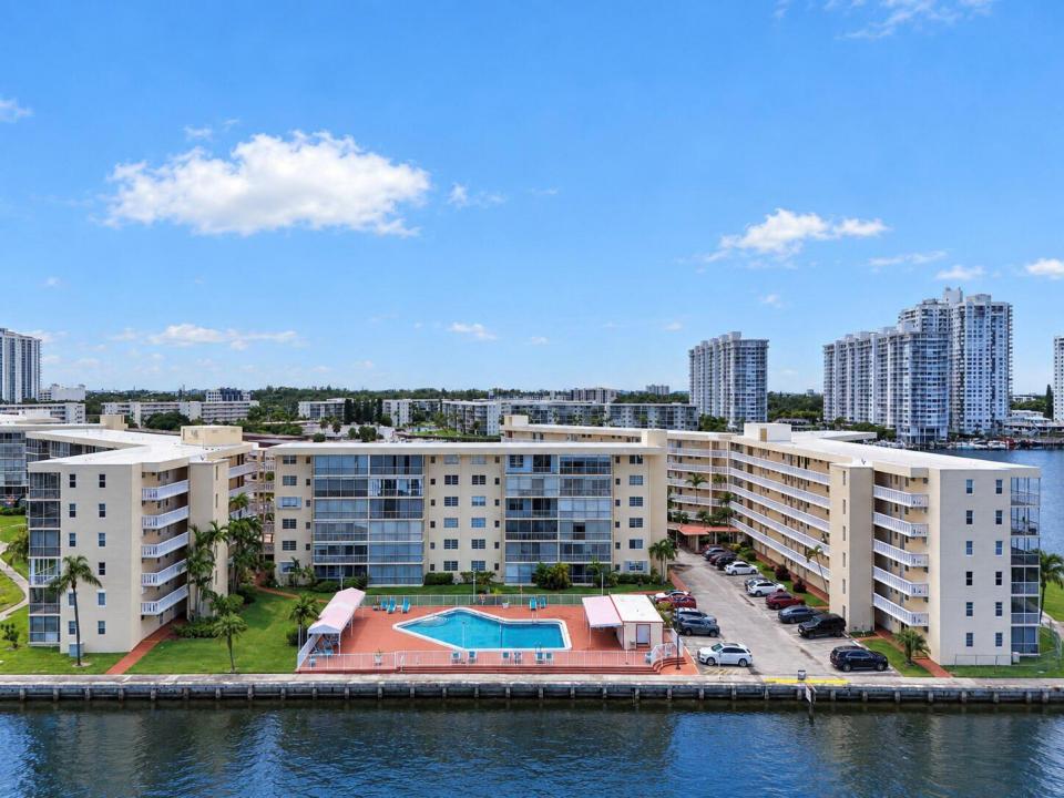2999 POINT EAST Drive C109, Aventura, Florida 33160, USA