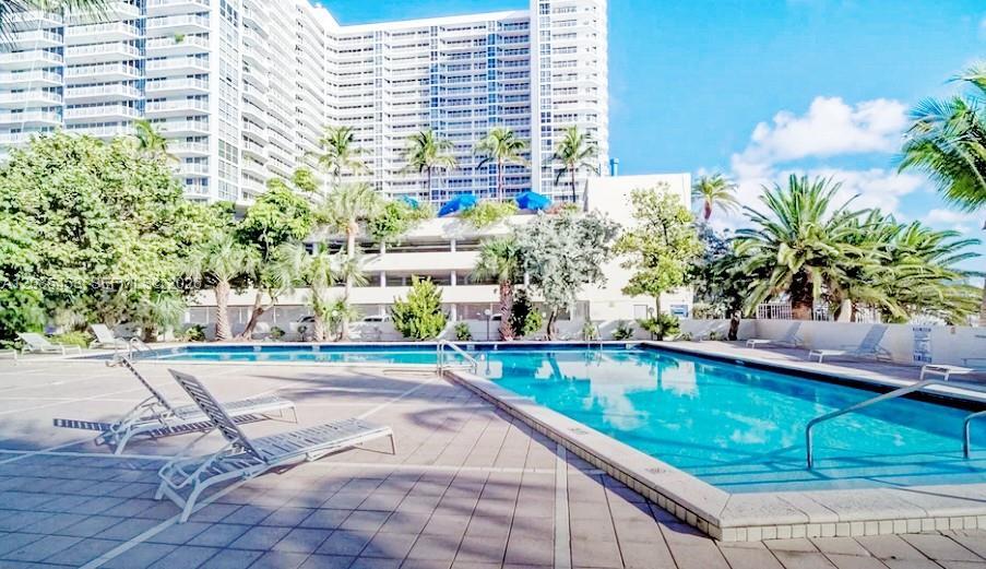 7545 E Treasure Dr 3I, North Bay Village, Floride 33141, États-Unis
