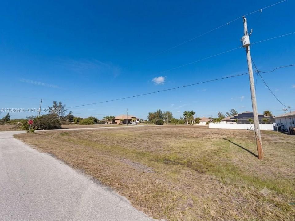 2857 NW 5th TERR, Cape Coral, Floride 33993, États-Unis