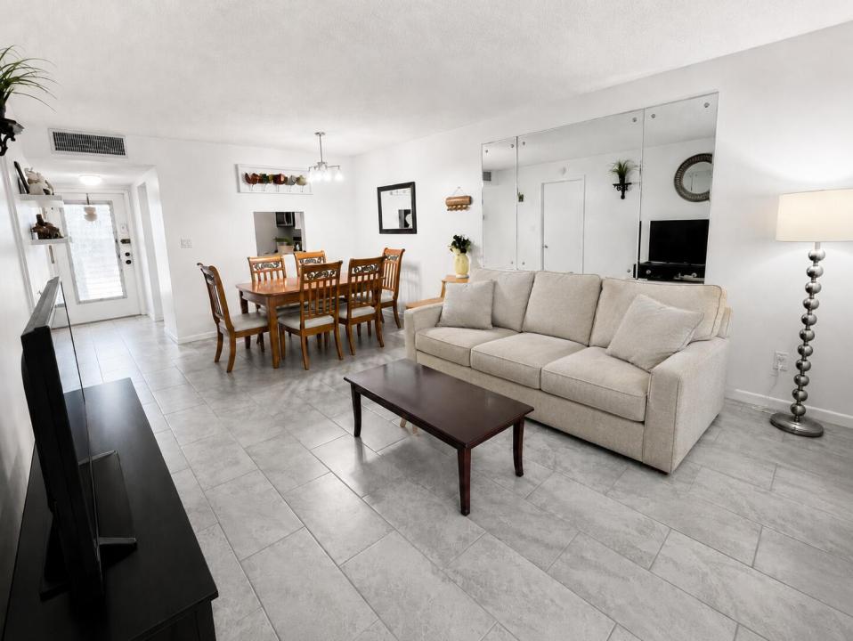6300 NW 62ND Street 308, Tamarac, Florida 33319, Stati Uniti
