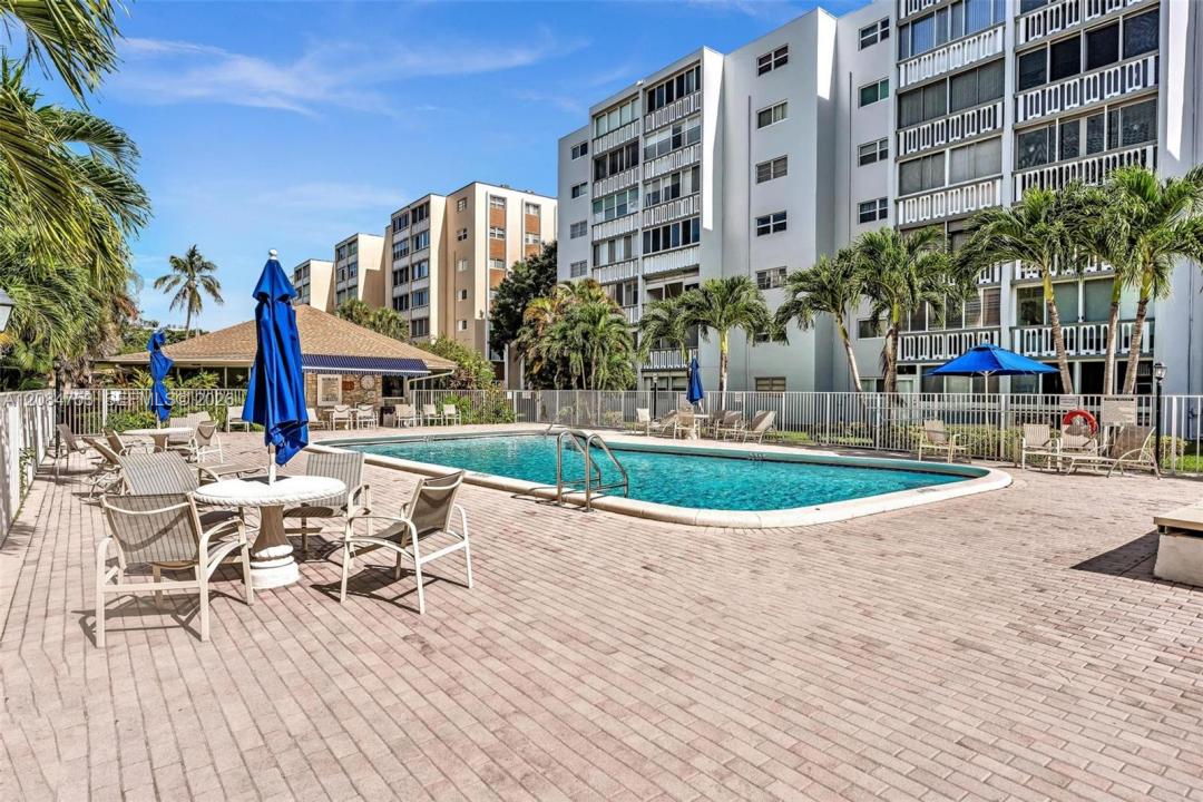 610 NE 12th Ave 206, Hallandale Beach, Floride 33009, États-Unis
