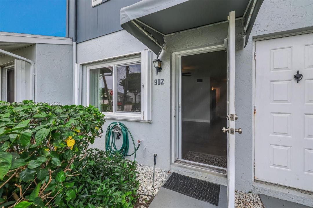 2641 Gately Dr W 902, West Palm Beach, Florida 33415, Stati Uniti