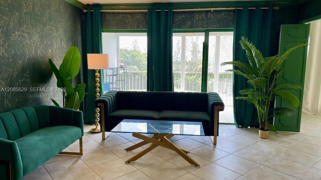 3150 N Palm Aire Dr 503, Pompano Beach, Florida 33069, USA