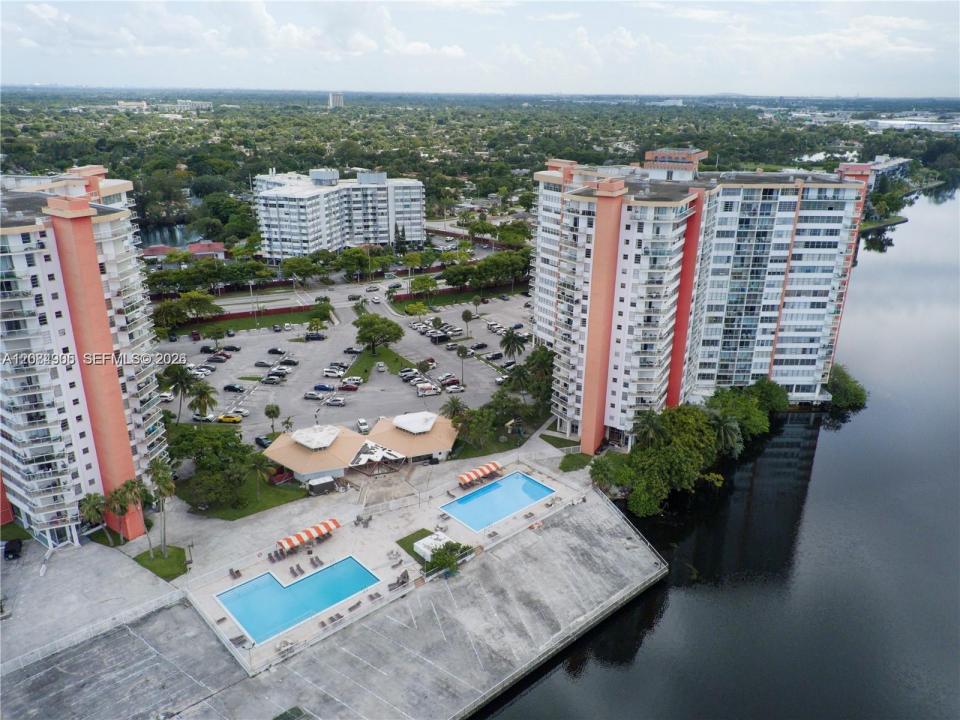1301 NE Miami Gardens Dr 515W, Miami, Floride 33179, États-Unis