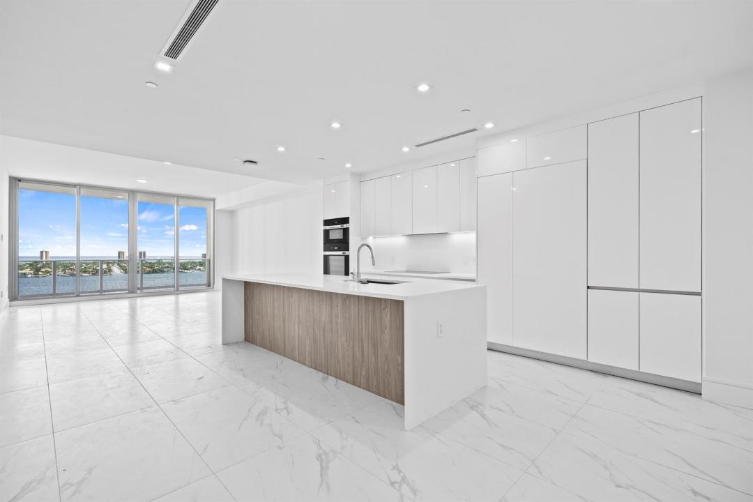 220 Lake Shore Drive 1608, Lake Park, Floride 33403, États-Unis