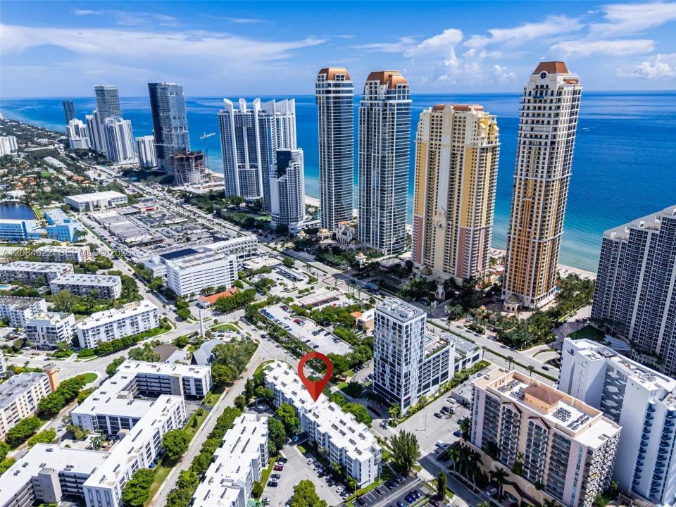 17620 Atlantic Blvd 315, Sunny Isles Beach, Florida 33160, USA