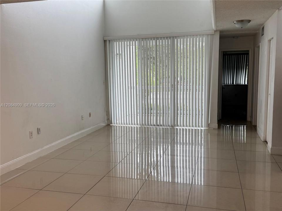 4639 NW 97th Ct 18, Doral, Florida 33178, USA