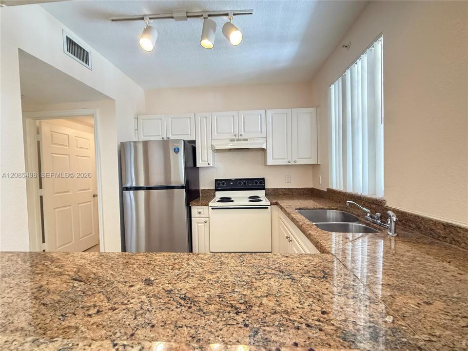 6796 W Sample Rd 6796, Coral Springs, Florida 33067, USA