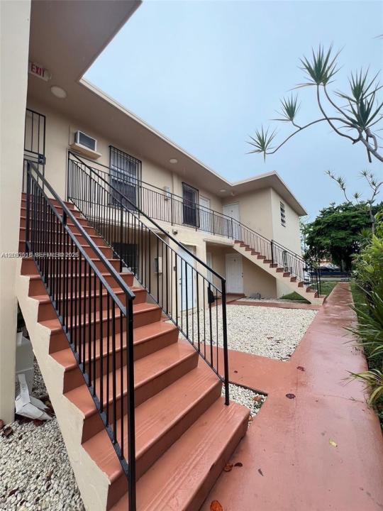 1619 NW 1st St 4, Miami, Florida 33125, Stati Uniti