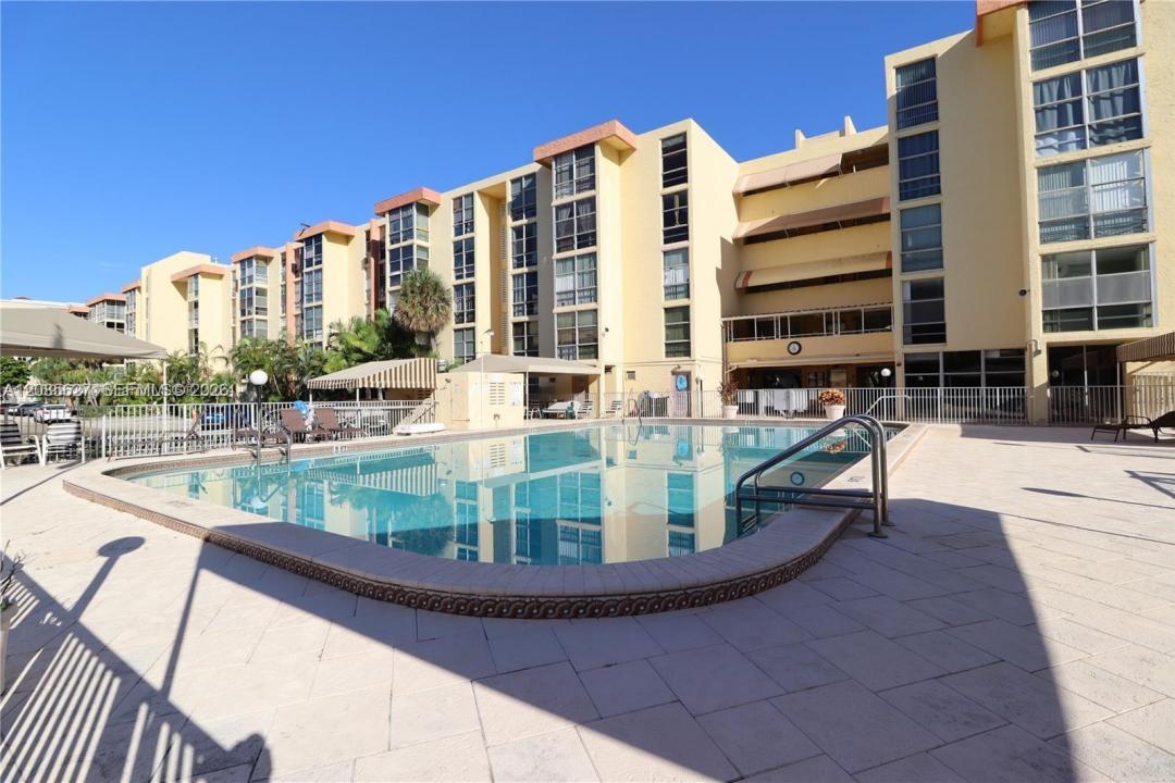 210 172nd St 426, Sunny Isles Beach, Florida 33160, USA