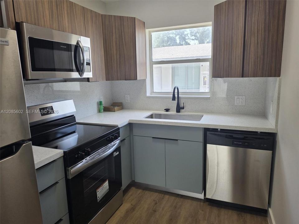 570 NE 63rd St 3, Miami, Floride 33138, États-Unis