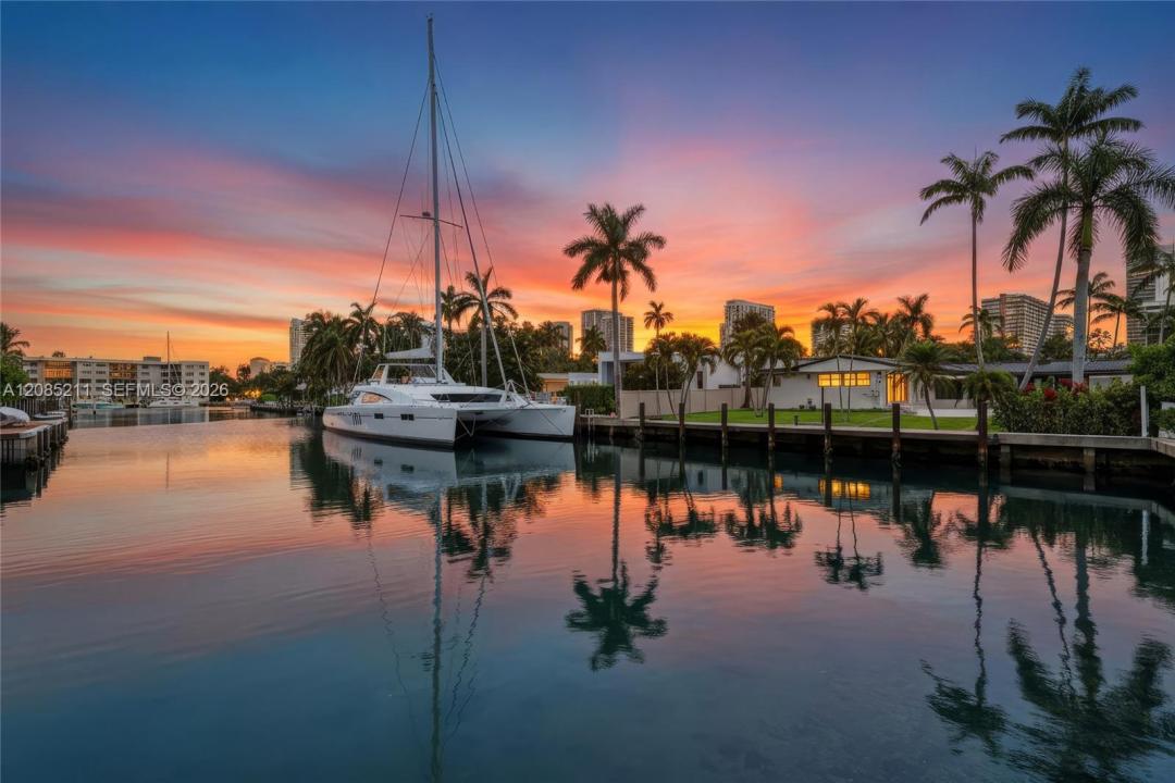 536 Hibiscus Dr ., Hallandale Beach, Florida 33009, Stati Uniti