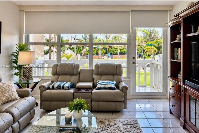 3199 S Ocean Dr 203, Hallandale Beach, Floride 33009, États-Unis