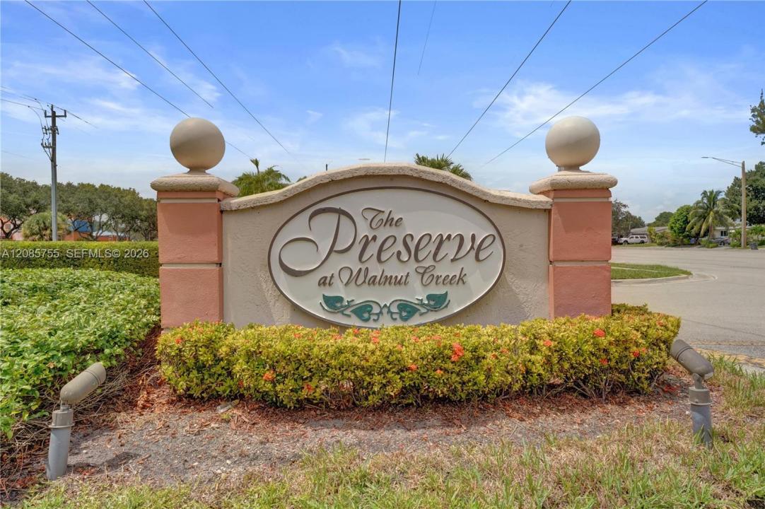 2298 NW 78th Ave 102, Pembroke Pines, Floride 33024, États-Unis