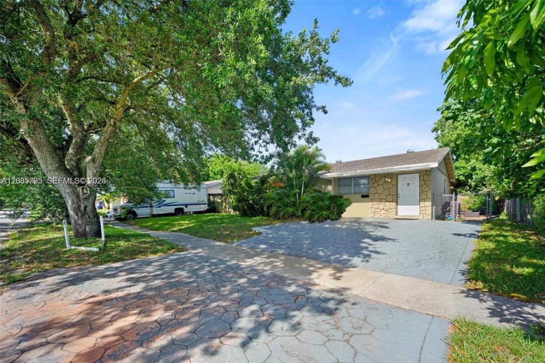 3530 N 65th Ave, Hollywood, Florida 33024, USA