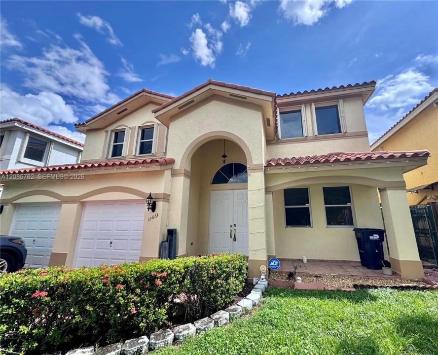 12864 NW 7th St, Miami, Floryda 33182, USA