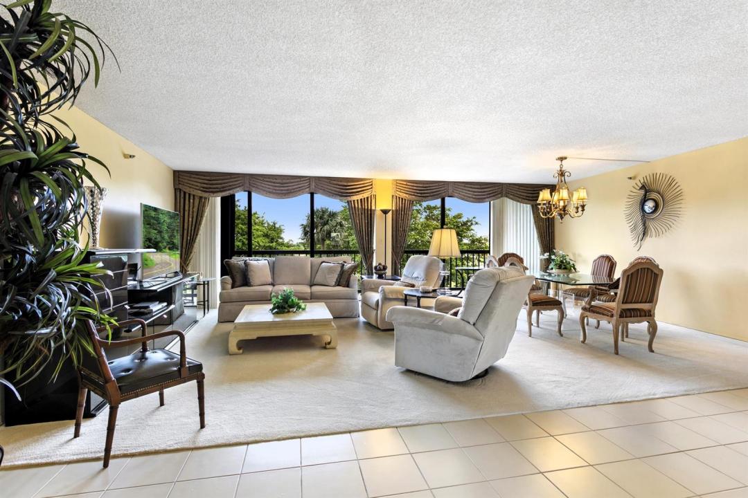 2480 Presidential Way 403, West Palm Beach, Florida 33401, Stati Uniti