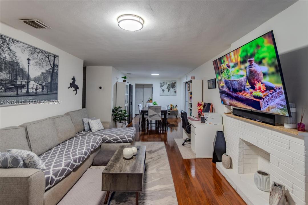 2530 Rodman, Hollywood, Florida 33020, USA
