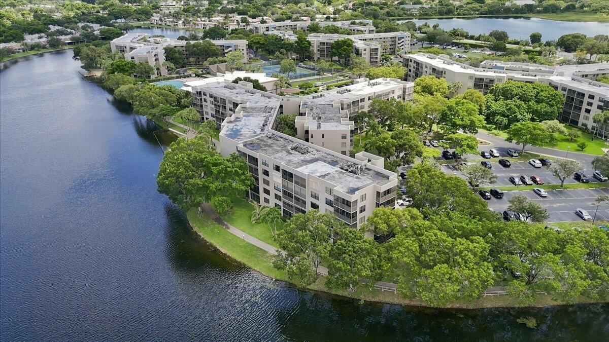 1100 COLONY POINT Circle 121, Pembroke Pines, Floride 33026, États-Unis