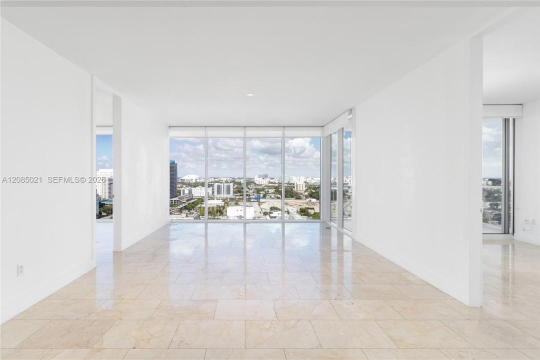 1040 Biscayne Blvd 1806, Miami, Florida 33132, USA