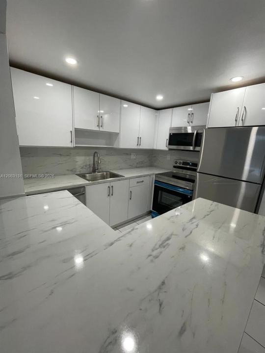 1465 NE 123rd St 412, North Miami, فلوريدا 33161, الولايات المتحدة