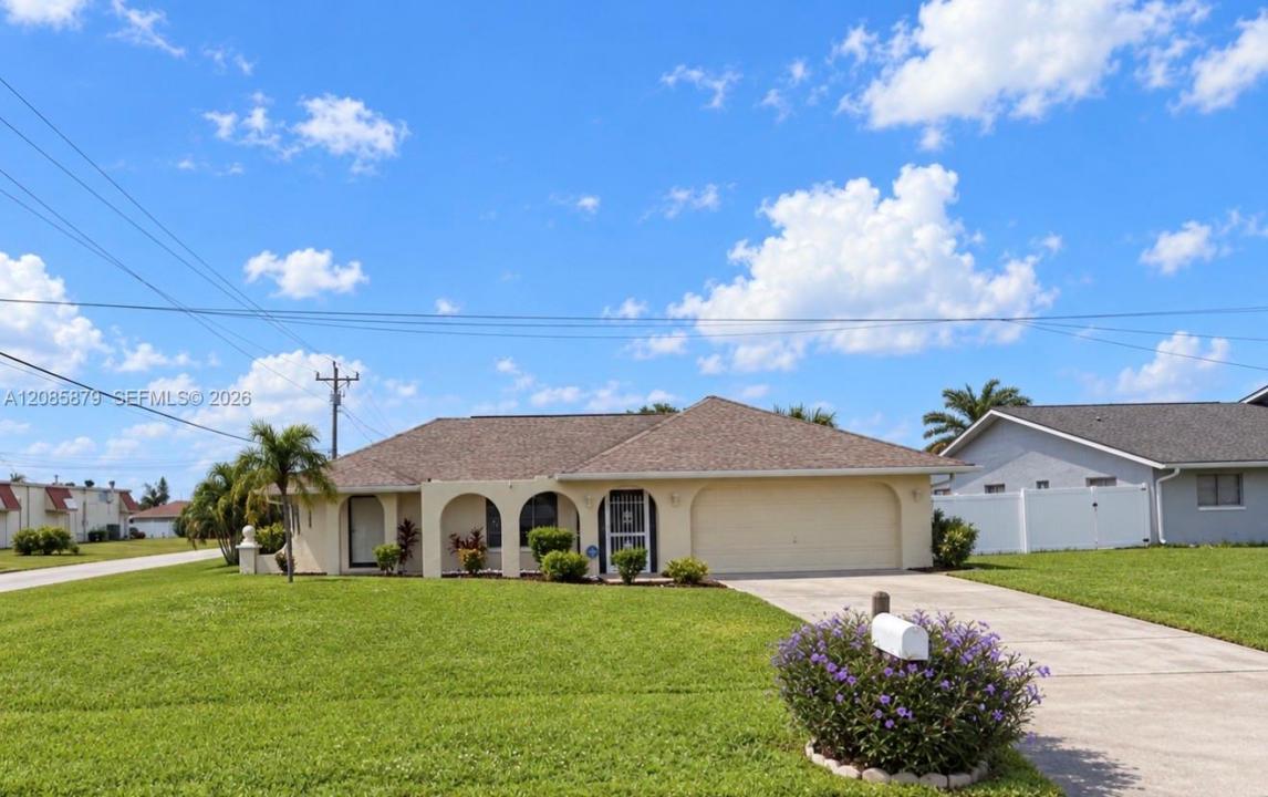 1328 SE 15th Pl., Cape Coral, Floride 33990, États-Unis