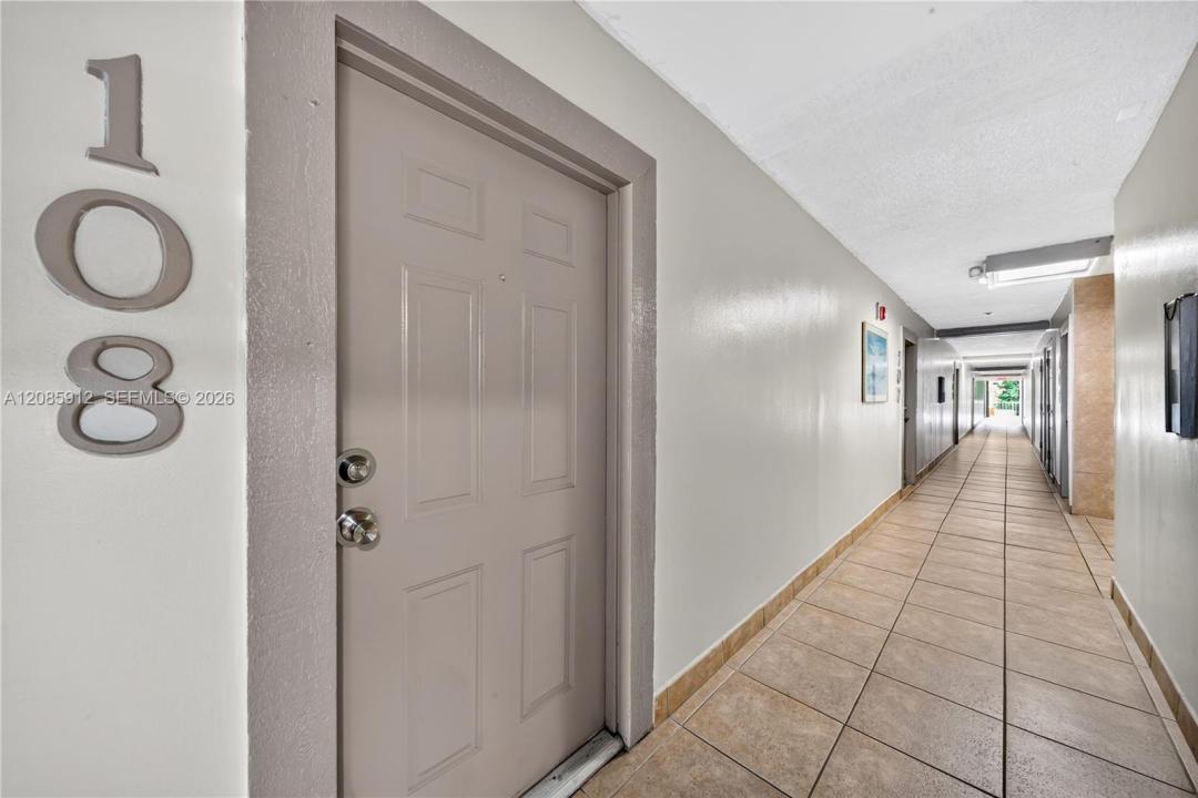 1801 NE 140th St 108, North Miami, Florida 33181, Stati Uniti