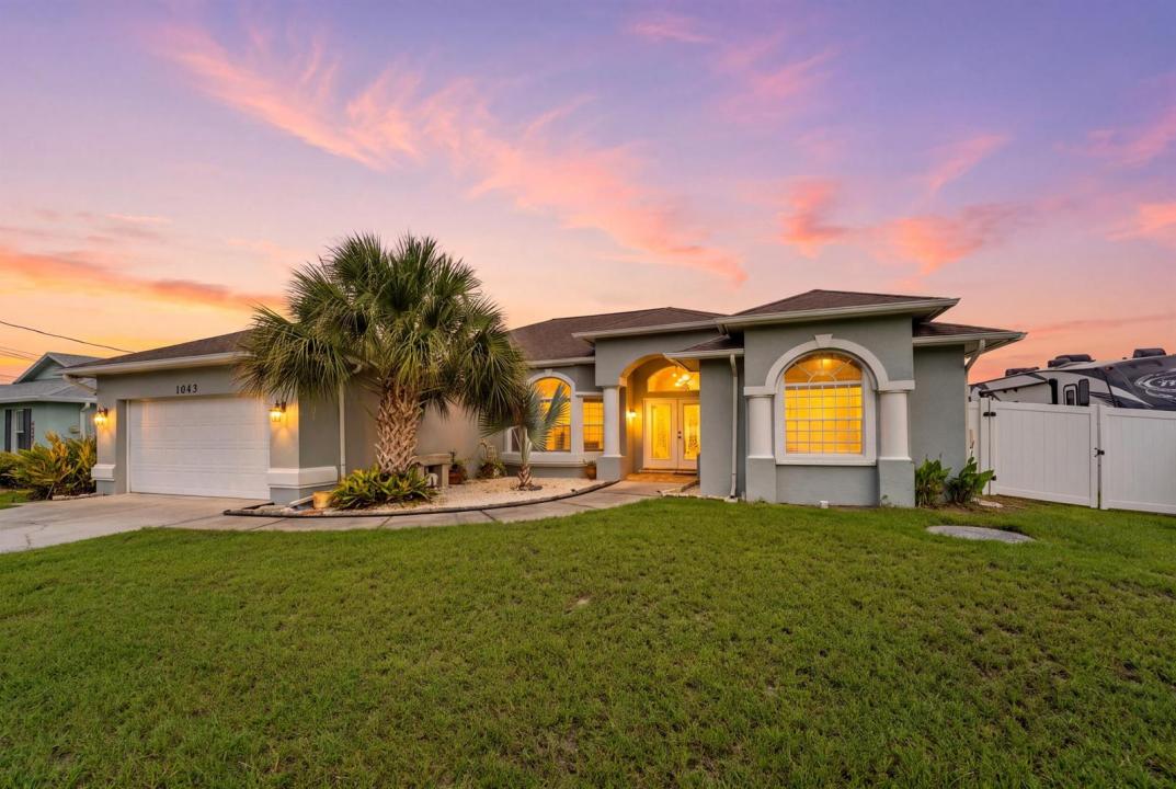 1043 SW IDOL Avenue, Port St. Lucie, Floride 34953, États-Unis